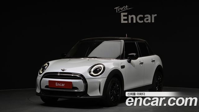 Mini Cooper 5Door CLASSIC 2024 года из Кореи