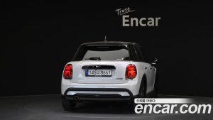 Mini Cooper 5Door CLASSIC 2024 года из Южной Кореи