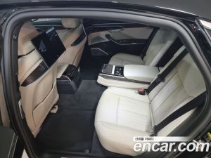 Audi A8 55 TFSI 4WD Premium LWB 2023 года из Южной Кореи