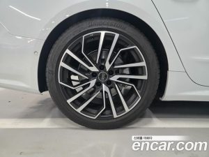 Audi A7 50 TDI 4WD Premium 2024 года из Южной Кореи