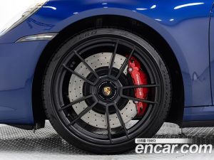 Porsche 911 CARRERA 4 GTS 2024 года из Южной Кореи