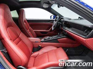 Porsche 911 CARRERA 4 GTS 2024 года из Южной Кореи