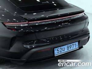 Porsche Taycan Turbo 2025 года из Южной Кореи