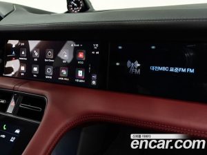 Porsche Taycan Turbo 2025 года из Южной Кореи