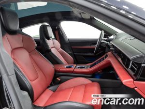 Porsche Taycan Turbo 2025 года из Южной Кореи