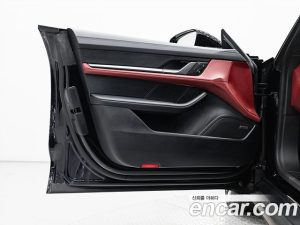 Porsche Taycan Turbo 2025 года из Южной Кореи