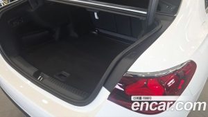 Mercedes-Benz E-Class E220d 4MATIC Exclusive 2024 года из Южной Кореи