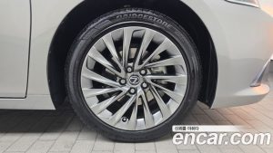 Lexus ES Executive 2025 года из Южной Кореи
