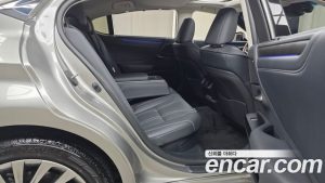 Lexus ES Executive 2025 года из Южной Кореи