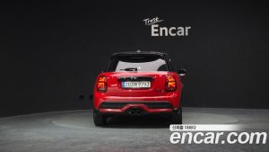 Mini Cooper 5Door CLASSIC 2024 года из Южной Кореи