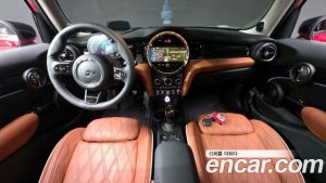 Mini Cooper 5Door CLASSIC 2024 года из Южной Кореи