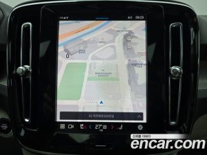 Volvo XC40 B4 Ultra Bright 2025 года из Южной Кореи