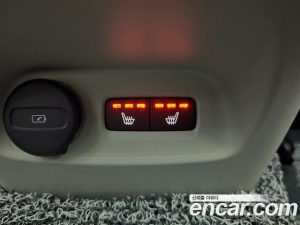 Volvo XC40 B4 Ultra Bright 2025 года из Южной Кореи