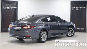 Lexus ES Luxury Plus 2026 года из Южной Кореи
