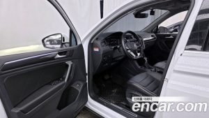 Volkswagen Tiguan 2.0 TDI 4 Prestige 2023 года из Южной Кореи
