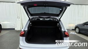 Volkswagen Tiguan 2.0 TDI 4 Prestige 2023 года из Южной Кореи