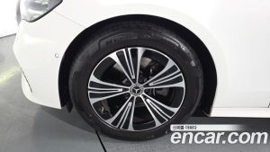 Mercedes-Benz E-Class E200 Avantgarde 2024 года из Южной Кореи