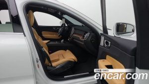 Volvo XC60 B5 ULTIMATE Bright 2024 года из Южной Кореи