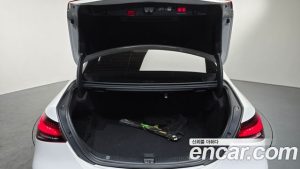 Mercedes-Benz E-Class E220d 4MATIC AMG Line 2023 года из Южной Кореи