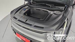 Kia EV9 Long Range 4WD 2024 года из Южной Кореи