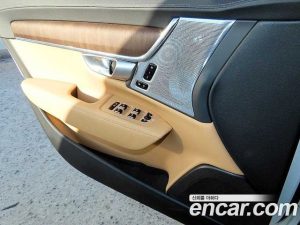 Volvo S90 B5 ULTIMATE Bright 2024 года из Южной Кореи