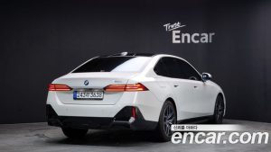 BMW 5-Series 520i M Sport 2024 года из Южной Кореи