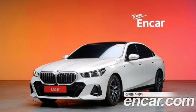 BMW 5-Series 520i M Sport 2024 года из Кореи