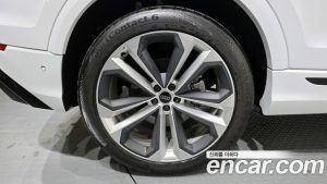 Audi Q8 50 TDI 4WD Premium 2025 года из Южной Кореи