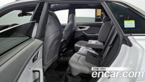 Audi Q8 50 TDI 4WD Premium 2025 года из Южной Кореи