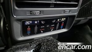Audi Q8 50 TDI 4WD Premium 2025 года из Южной Кореи