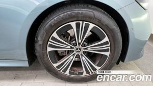 Mercedes-Benz E-Class E200 Avantgarde 2025 года из Южной Кореи