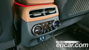 Genesis GV70 2.5T Бензин AWD 2024 года из Южной Кореи