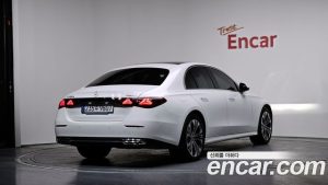 Mercedes-Benz E-Class E350e 4MATIC 2025 года из Южной Кореи