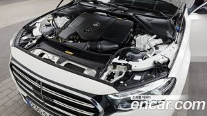 Mercedes-Benz E-Class E350e 4MATIC 2025 года из Южной Кореи