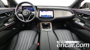 Mercedes-Benz E-Class E350e 4MATIC 2025 года из Южной Кореи
