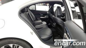 Mercedes-Benz E-Class E350e 4MATIC 2025 года из Южной Кореи