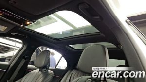 Mercedes-Benz E-Class E350e 4MATIC 2025 года из Южной Кореи
