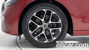 Mercedes-Benz E-Class E200 Avantgarde Limited 2025 года из Южной Кореи