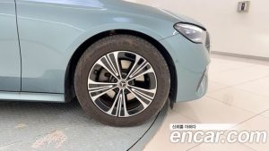 Mercedes-Benz E-Class E200 Avantgarde 2025 года из Южной Кореи