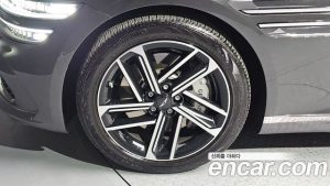 Genesis G80 Бензин 2.5 Turbo AWD 2025 года из Южной Кореи