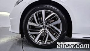 Mercedes-Benz E-Class E220d 4MATIC Exclusive 2024 года из Южной Кореи