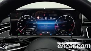 Mercedes-Benz E-Class E220d 4MATIC Exclusive 2024 года из Южной Кореи