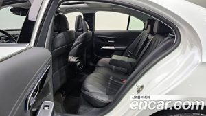 Mercedes-Benz E-Class E220d 4MATIC Exclusive 2024 года из Южной Кореи