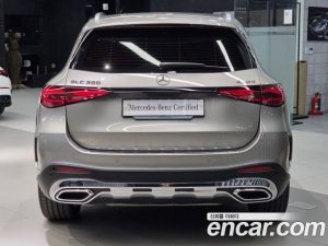 Mercedes-Benz GLC-Class GLC300 4MATIC AMG Line 2024 года из Южной Кореи