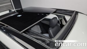 Land Rover Range Rover Velar 2.0 P250 Dynamic SE 2024 года из Южной Кореи