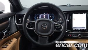 Volvo S90 B5 ULTIMATE Bright 2023 года из Южной Кореи