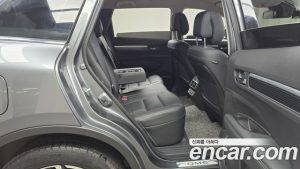 Renault-KoreaSamsung QM6 2.0 GDe RE Signature 2WD 2023 года из Южной Кореи