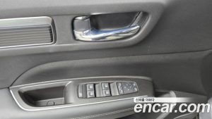 Renault-KoreaSamsung QM6 2.0 GDe RE Signature 2WD 2023 года из Южной Кореи