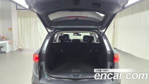 Renault-KoreaSamsung QM6 2.0 GDe RE Signature 2WD 2023 года из Южной Кореи