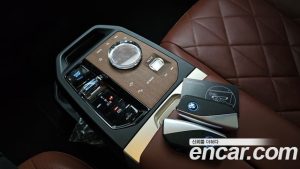 BMW iX xDrive50 Sport Plus 2023 года из Южной Кореи